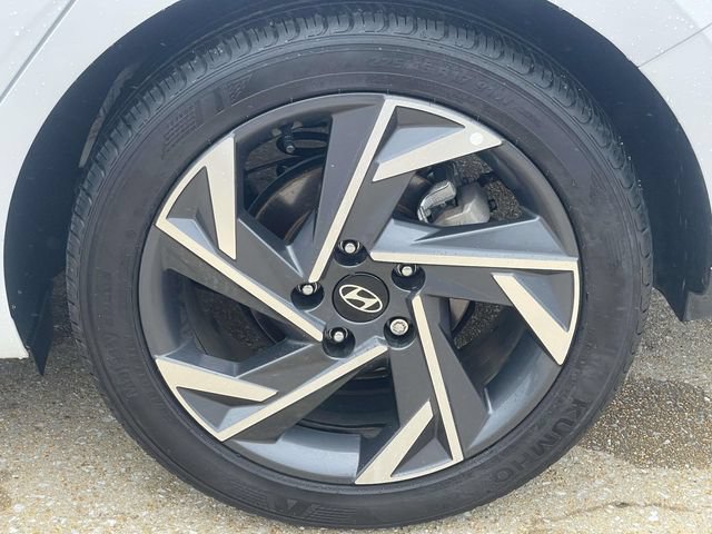 Used 2025 Hyundai Elantra Sport FWD image 6