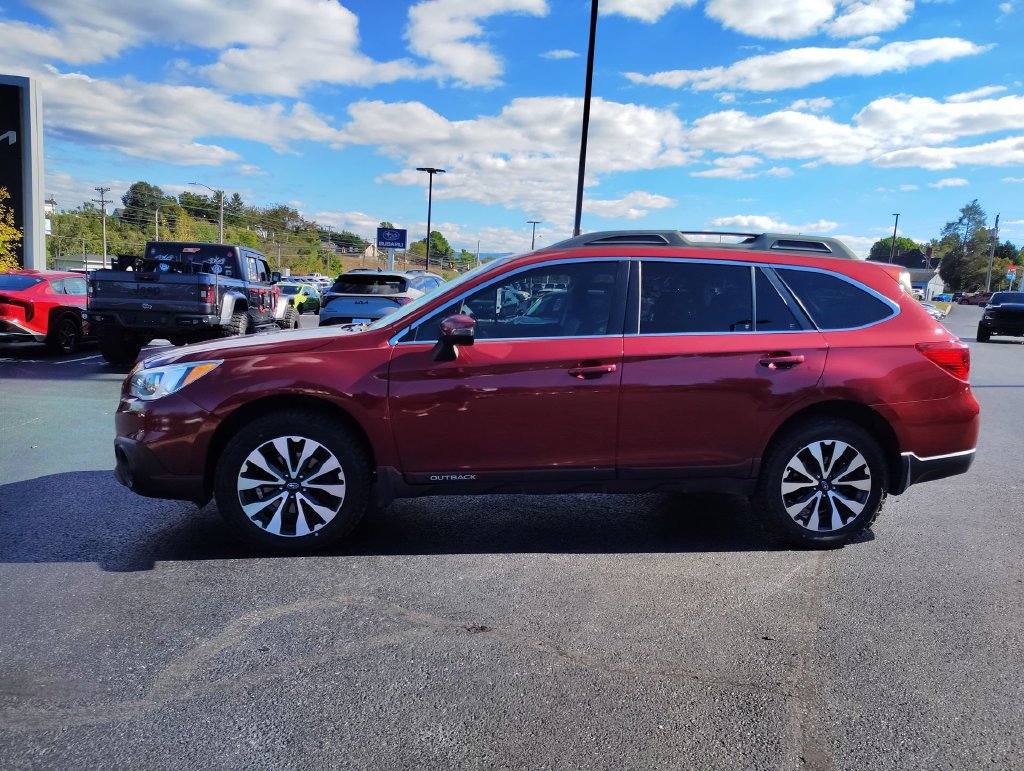 Used 2017 Subaru Outback 2.5i Limited AWD/4WD image 3