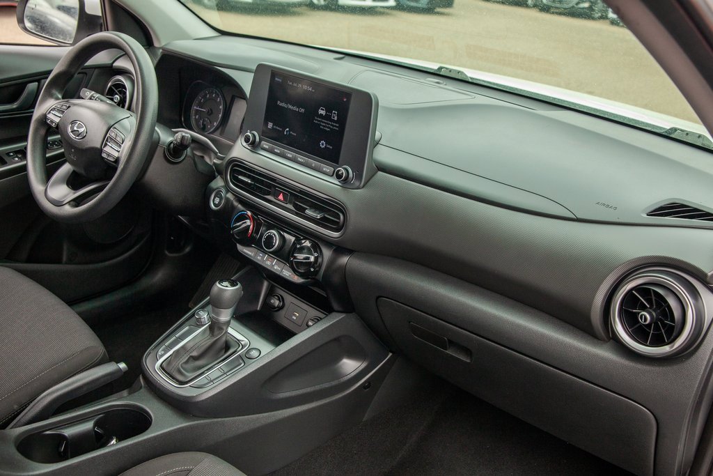 Used 2023 Hyundai Kona SEL image 11