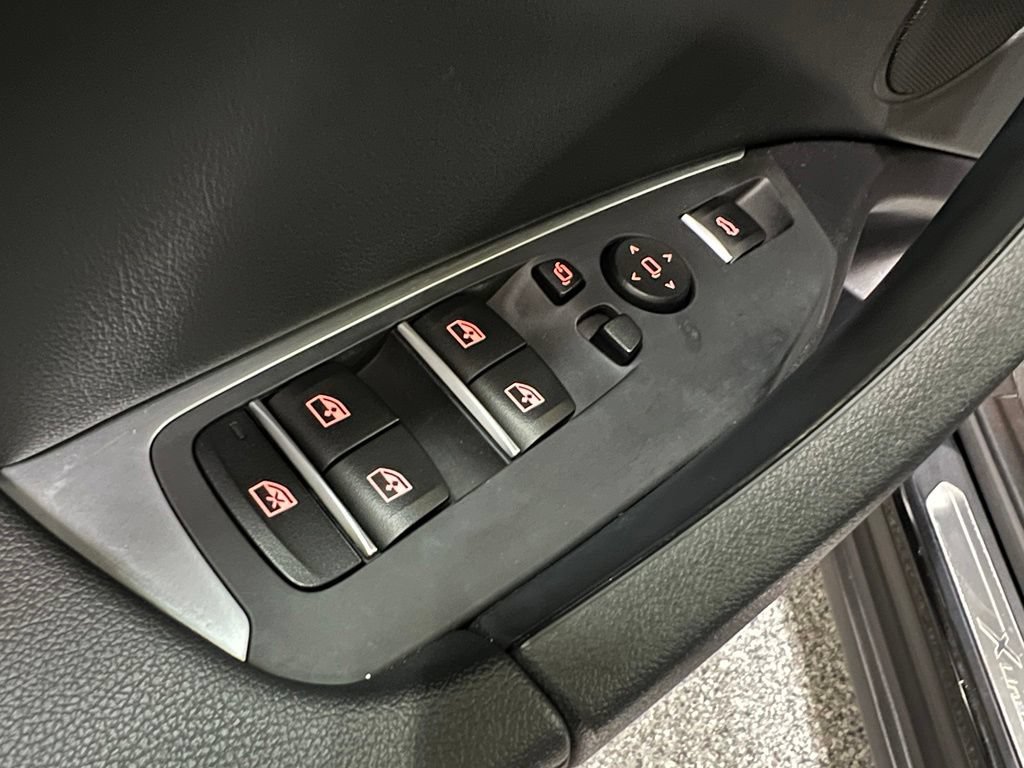 Used 2019 BMW X3 xDrive30i w/ Driving Assistance Package AWD/4WD image 40