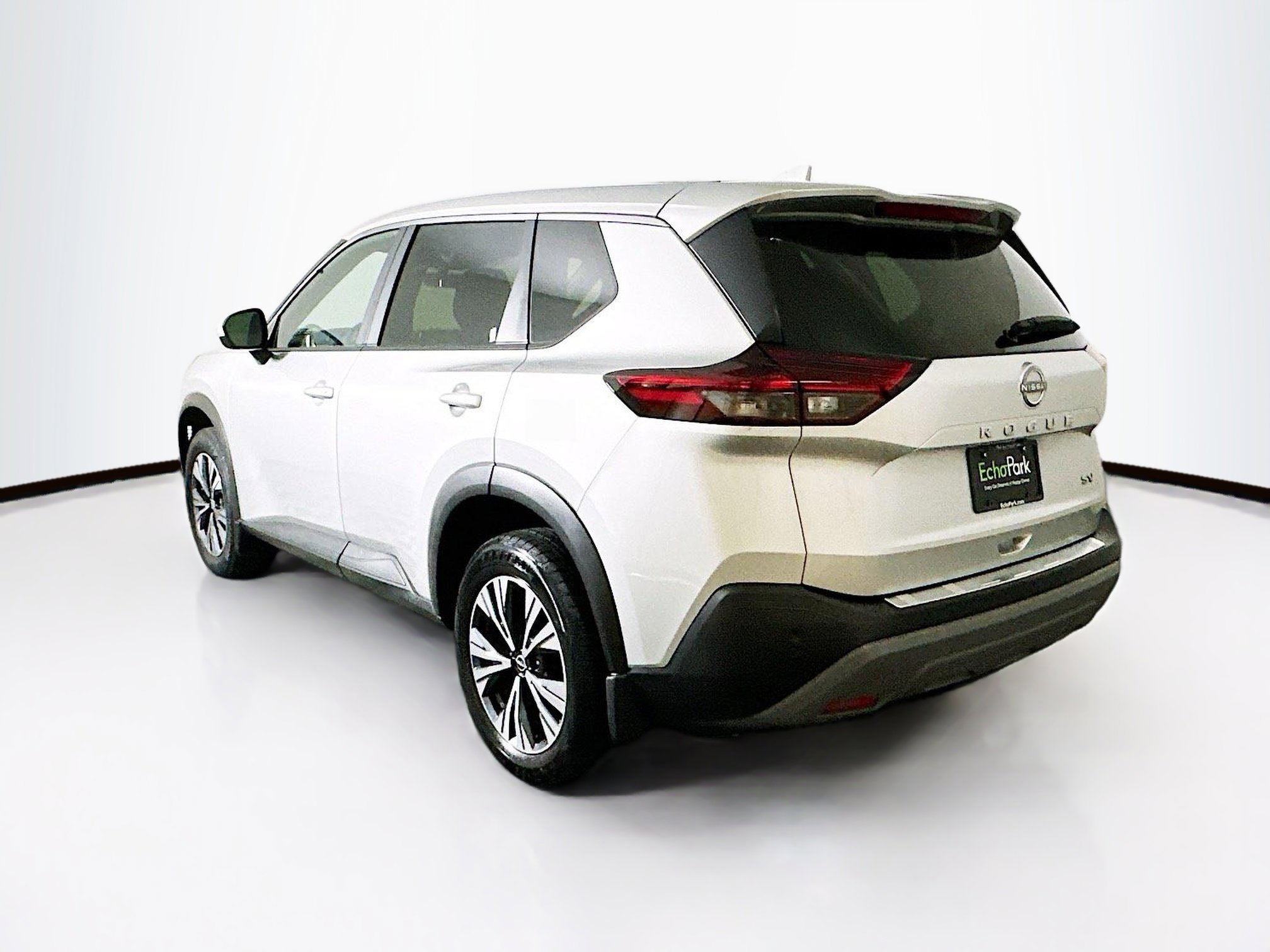 Used 2023 Nissan Rogue SV image 5