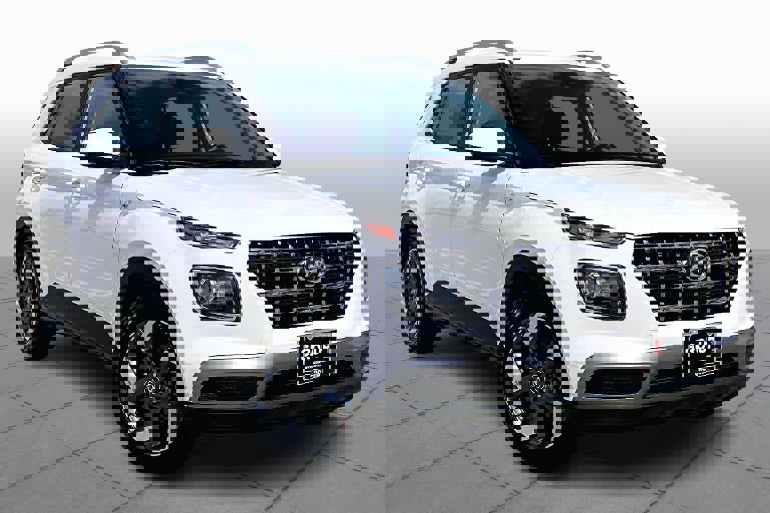 Used 2023 Hyundai Venue SEL w/ Cargo Package image 3