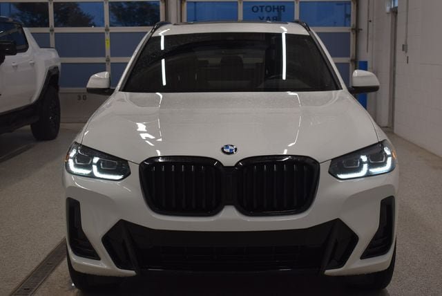 Used 2023 BMW X3 xDrive30i w/ M Sport Package AWD/4WD image 3
