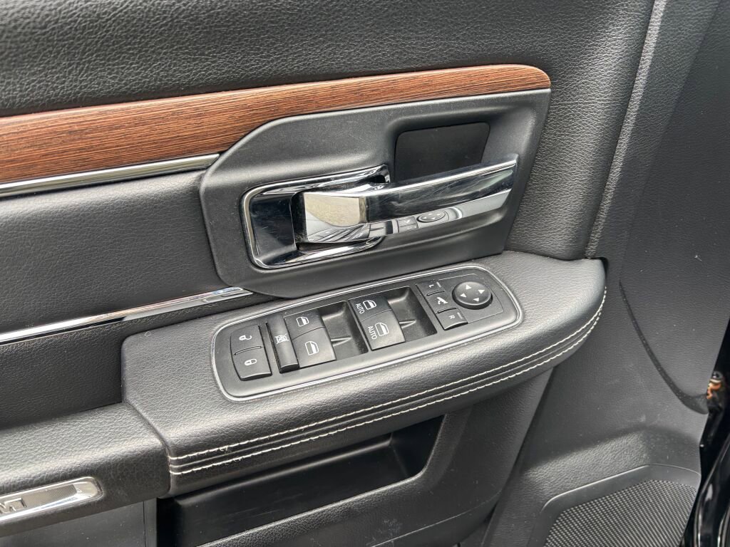 Used 2014 RAM 1500 Laramie w/ Convenience Group image 19