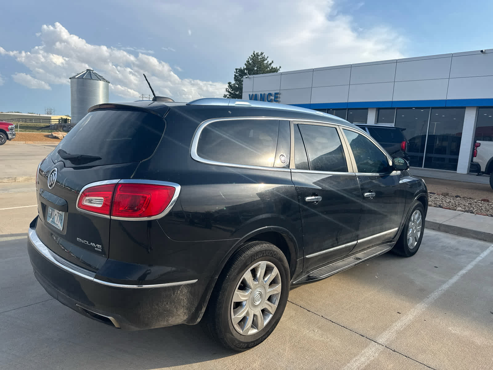 Used 2017 Buick Enclave Leather w/ Trailering Package image 3