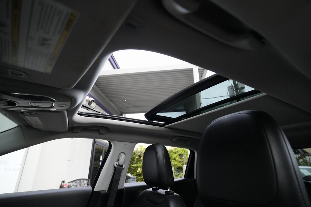 Used 2018 Jeep Compass Limited w/ Navigation Group image 22