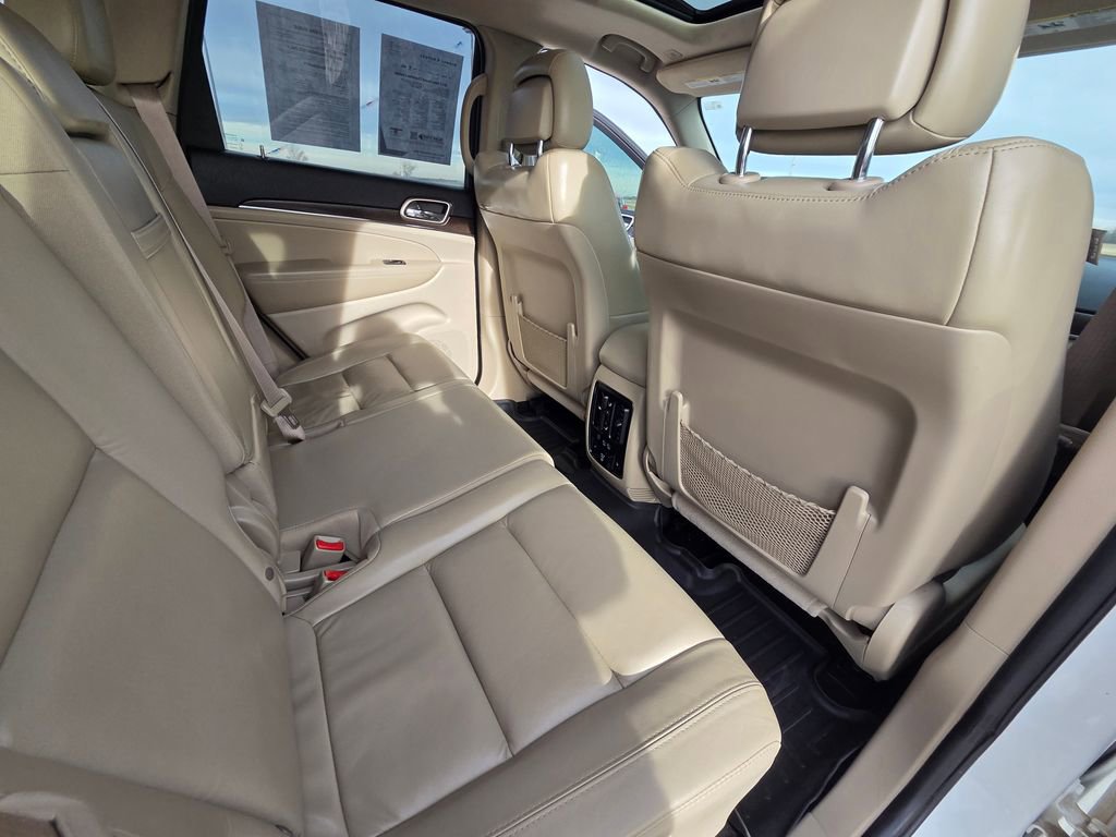 Used 2017 Jeep Grand Cherokee Limited w/ Trailer Tow Group IV image 34