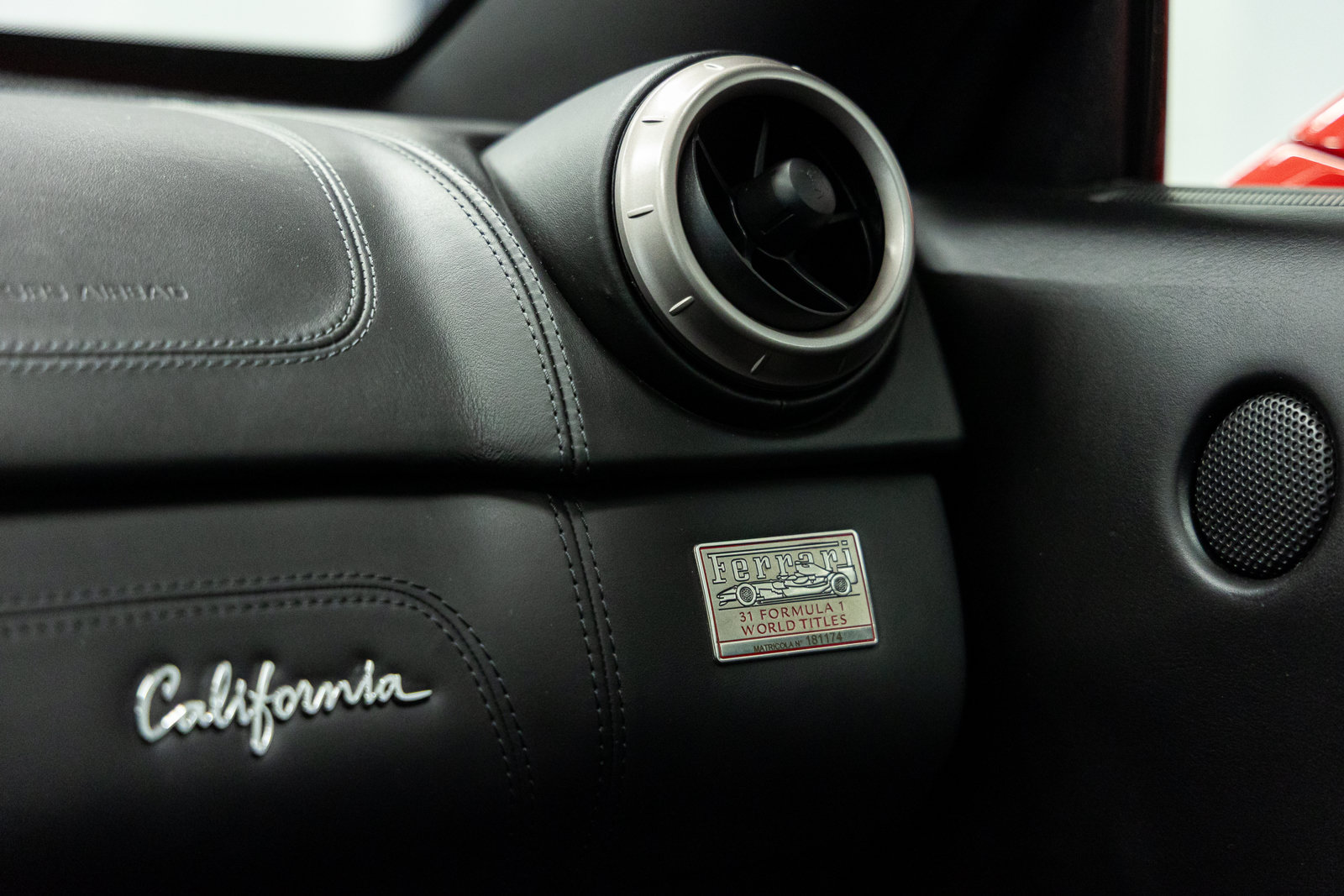 Used 2011 Ferrari California RWD image 57
