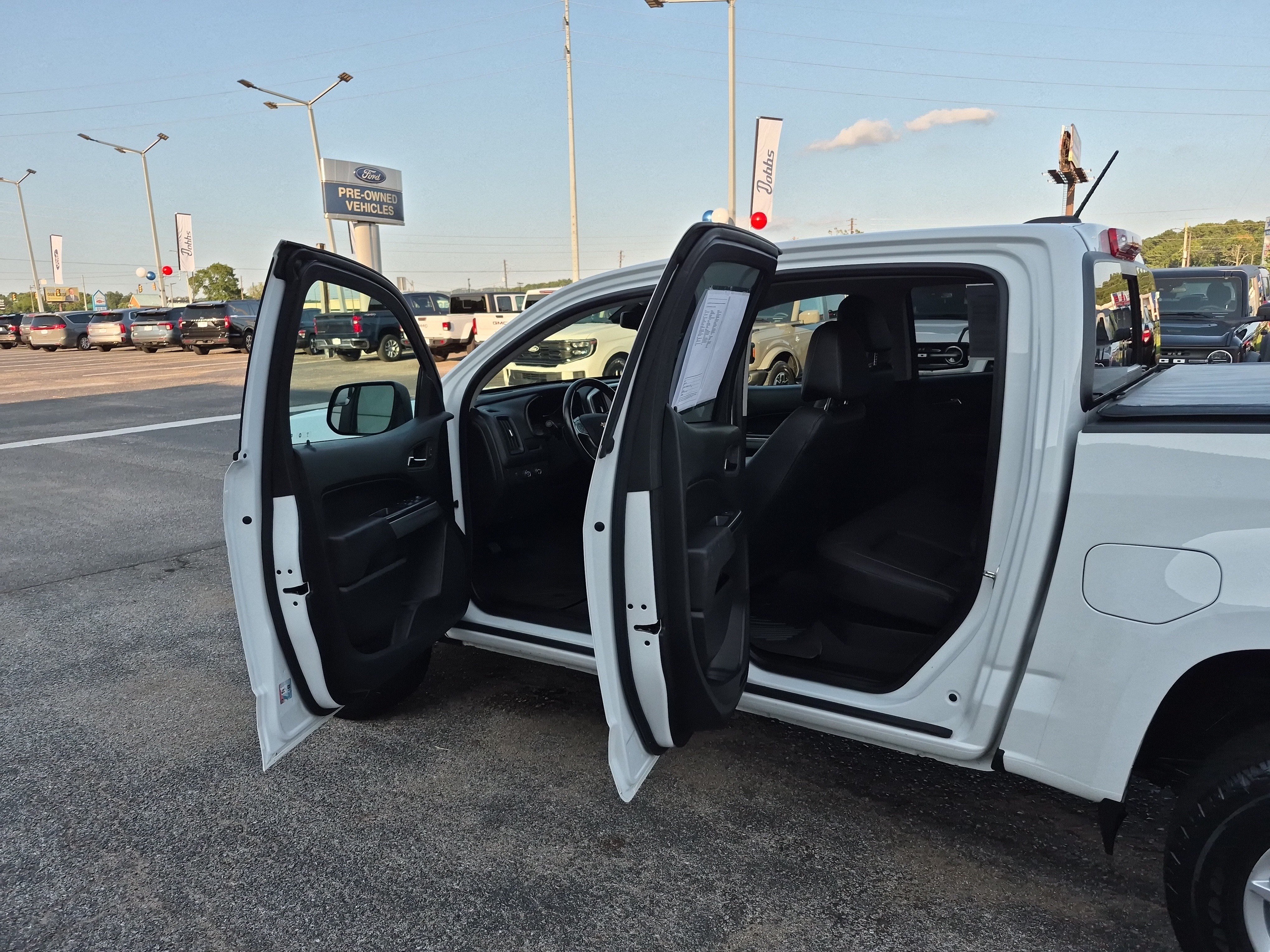 Used 2022 Chevrolet Colorado LT w/ Luxury Package AWD/4WD image 16