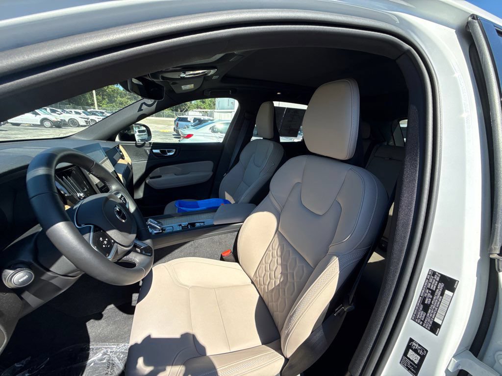 Used 2026 Volvo XC60 B5 Plus w/ Protection Package Premier AWD/4WD image 7