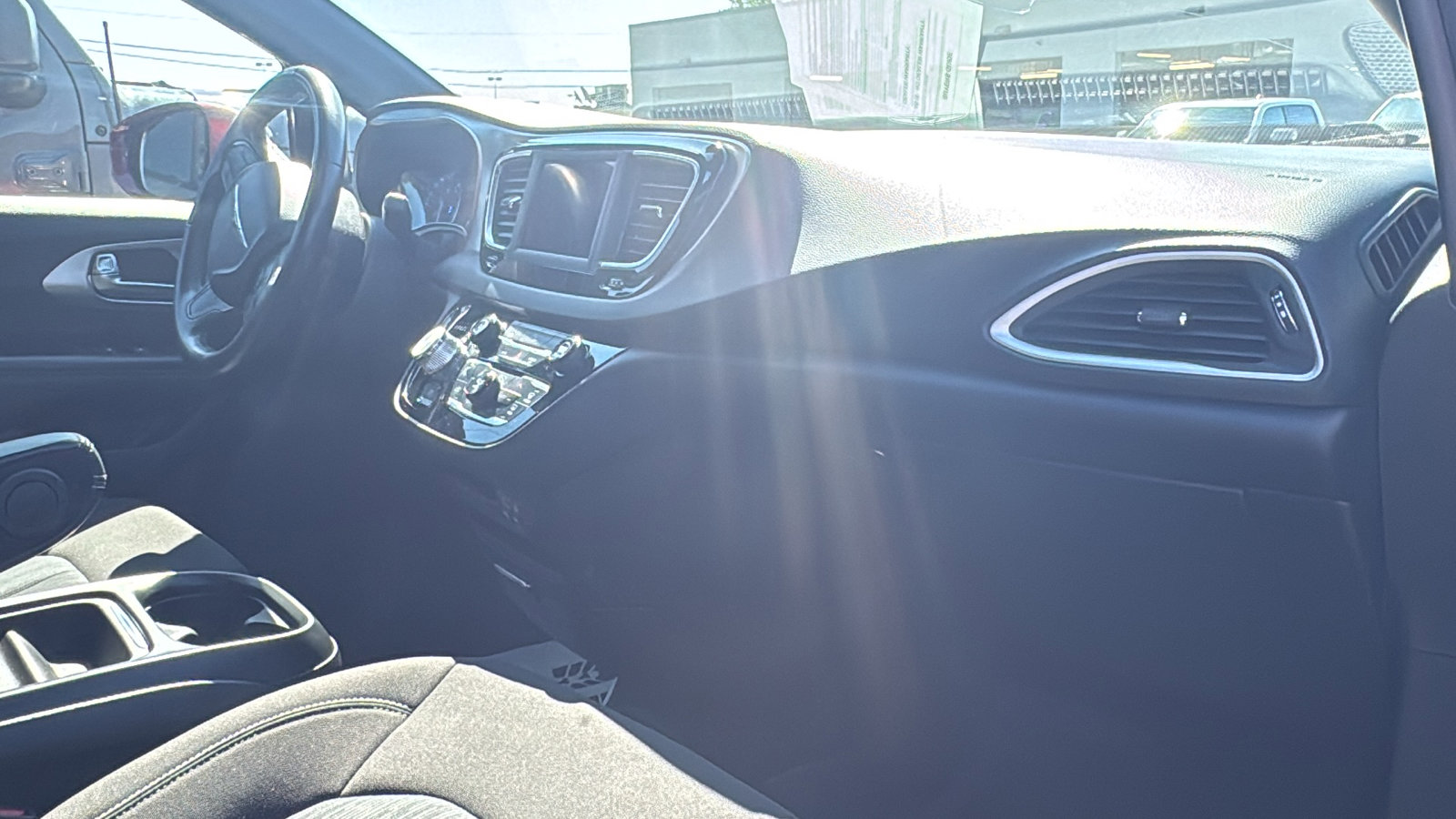 Certified 2020 Chrysler Pacifica Touring w/ S Appearance Package FWD image 18
