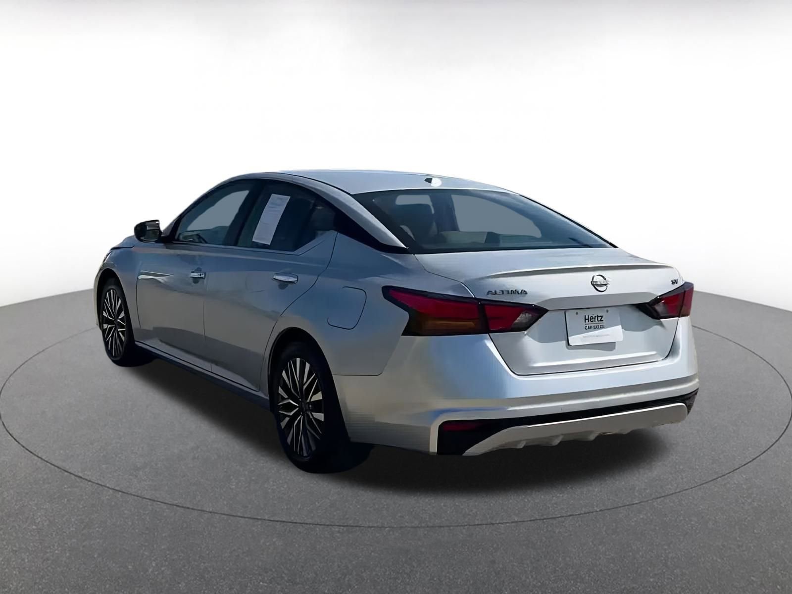 Used 2024 Nissan Altima 2.5 SV image 11