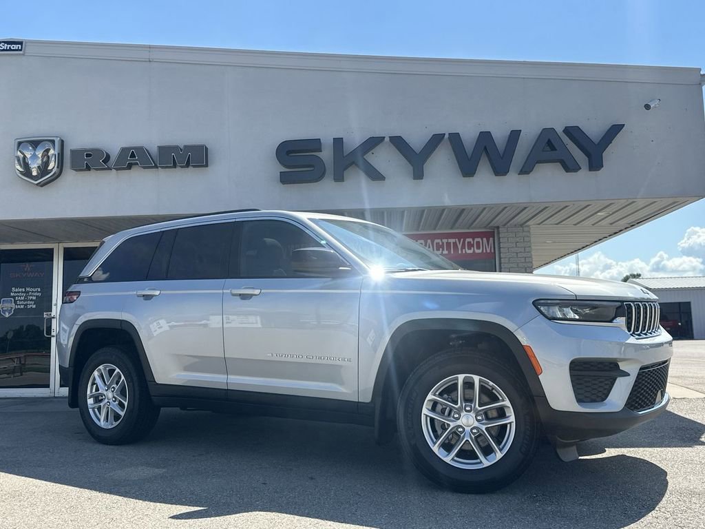 New 2025 Jeep Grand Cherokee Laredo X w/ Luxury Tech Group I