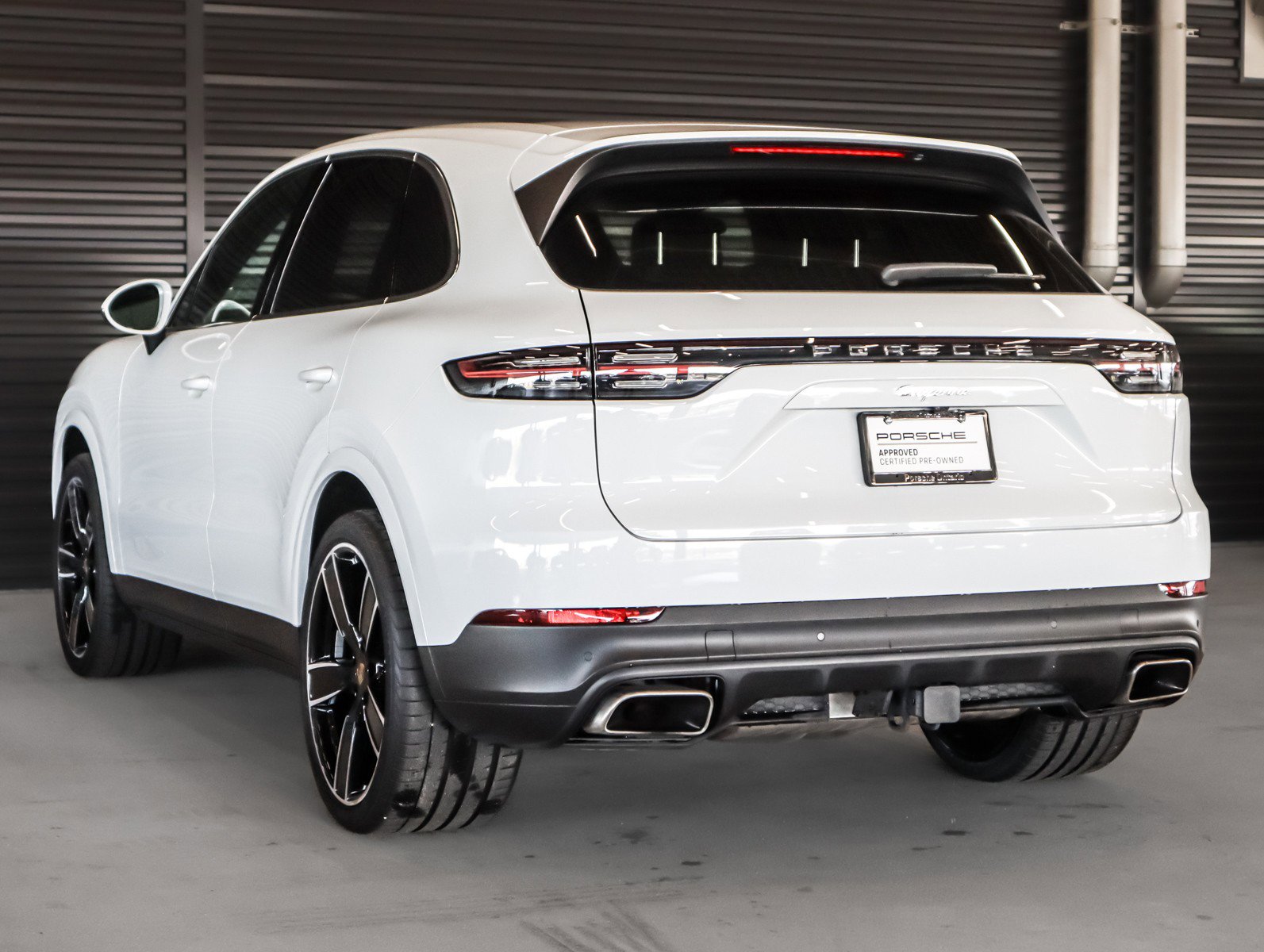 Certified 2023 Porsche Cayenne image 3
