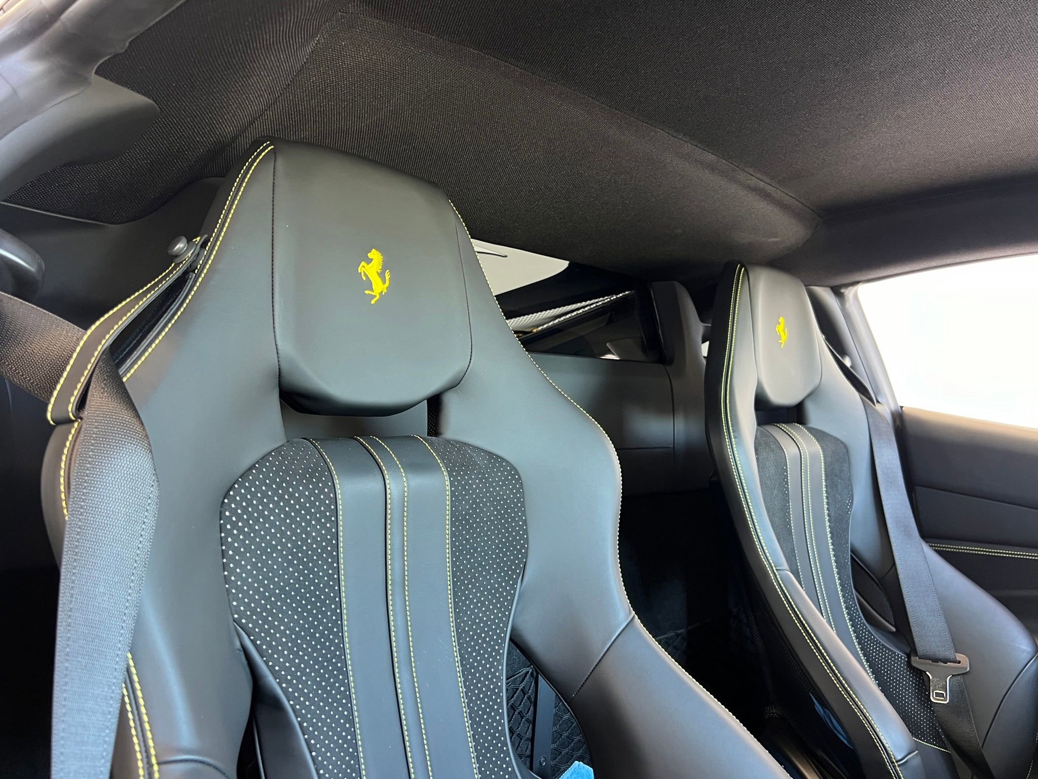 Used 2022 Ferrari F8 Tributo RWD image 21