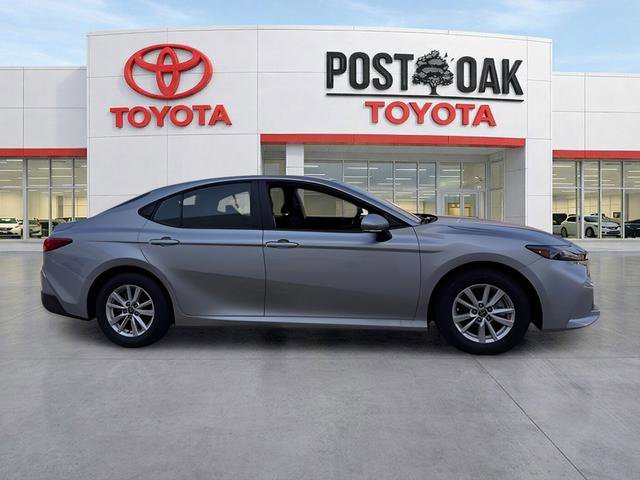 Used 2025 Toyota Camry LE image 4