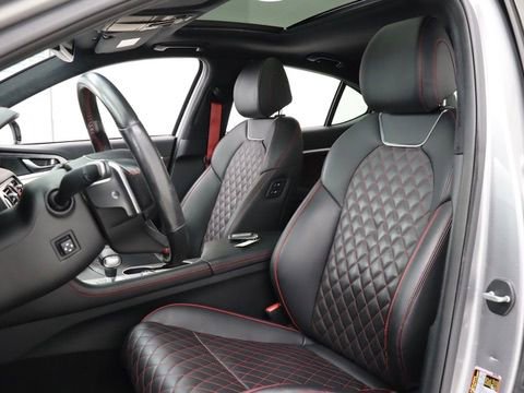 Used 2023 Genesis G70 3.3T w/ Sport Prestige Package RWD image 13