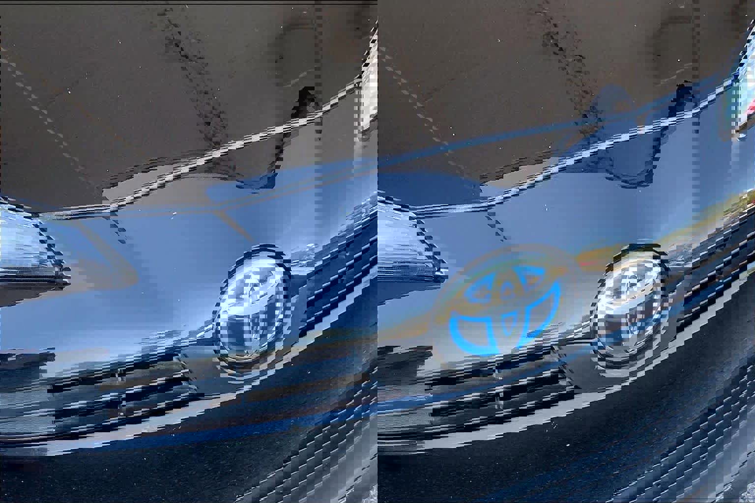 Used 2022 Toyota Prius L Eco image 32