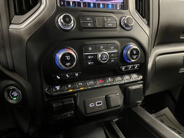 Used 2023 GMC Sierra 3500 Denali w/ Denali Black Diamond Edition AWD/4WD image 39