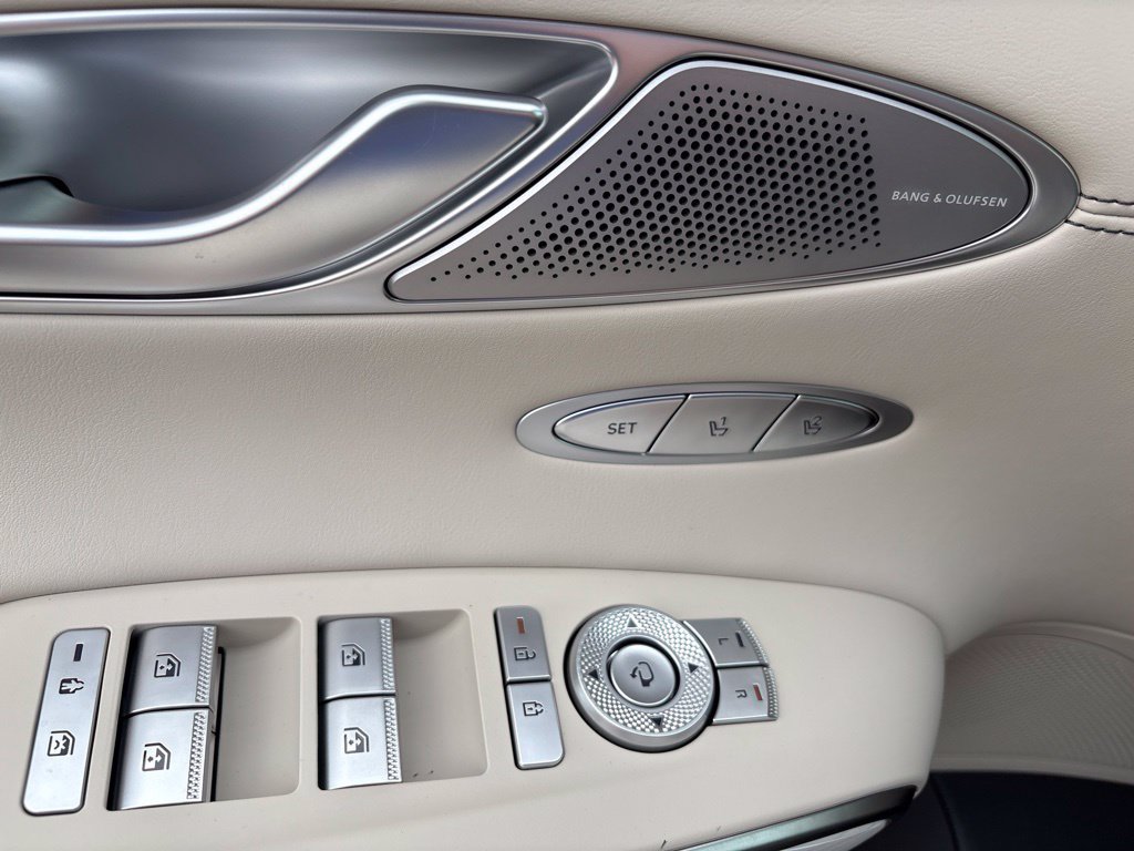 New 2027 Genesis GV70 2.5T Advanced AWD/4WD image 12