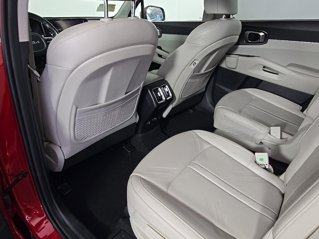 Used 2023 Kia Sorento EX image 14