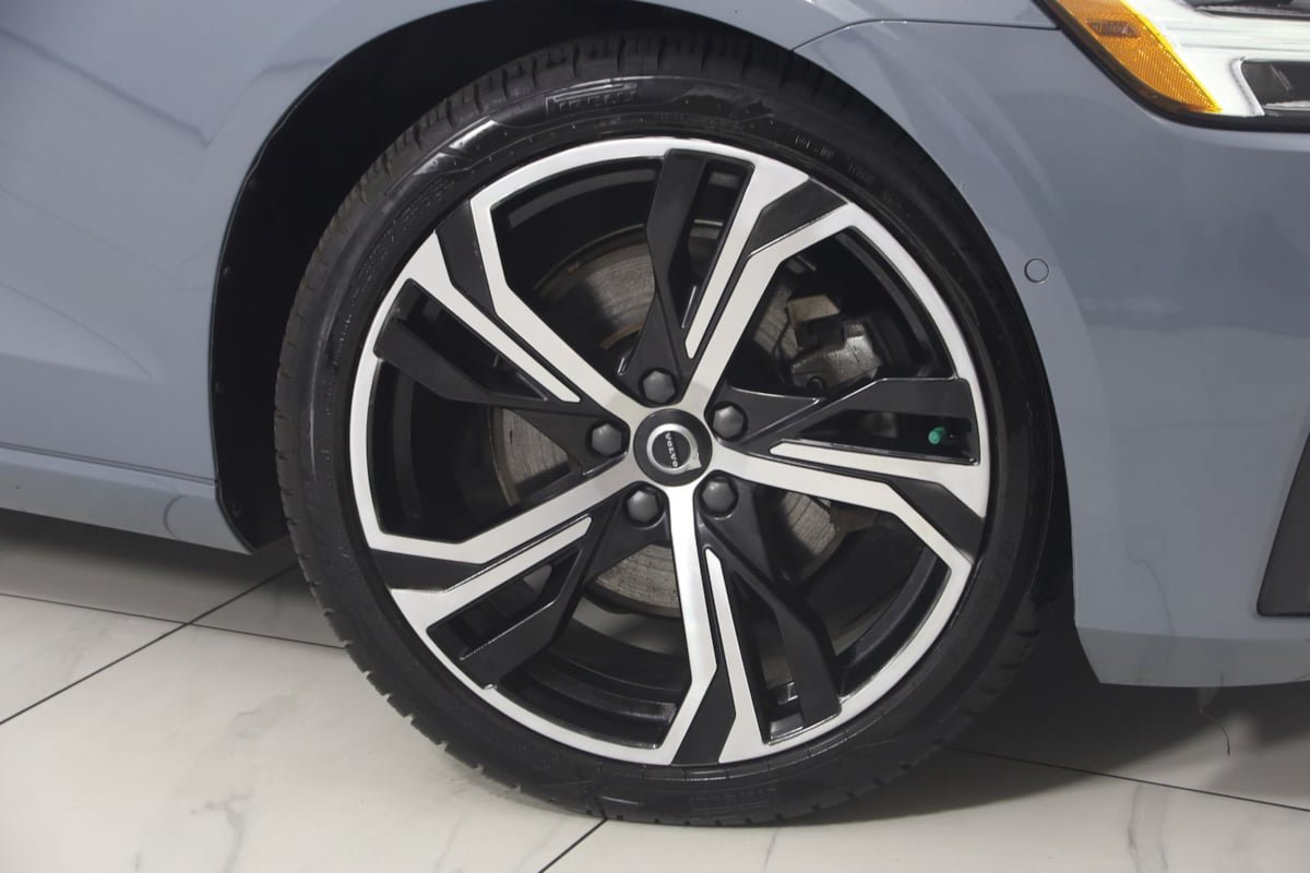 Used 2023 Volvo S60 B5 Plus AWD/4WD image 17