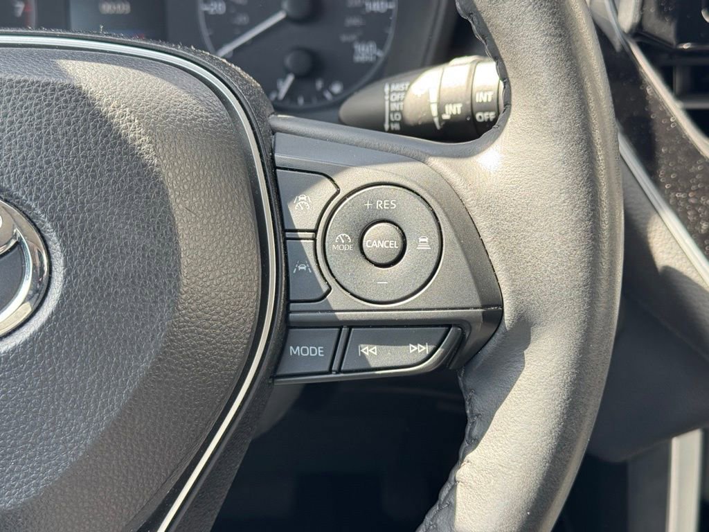 Used 2023 Toyota Corolla Cross LE w/ Moonroof Package image 33