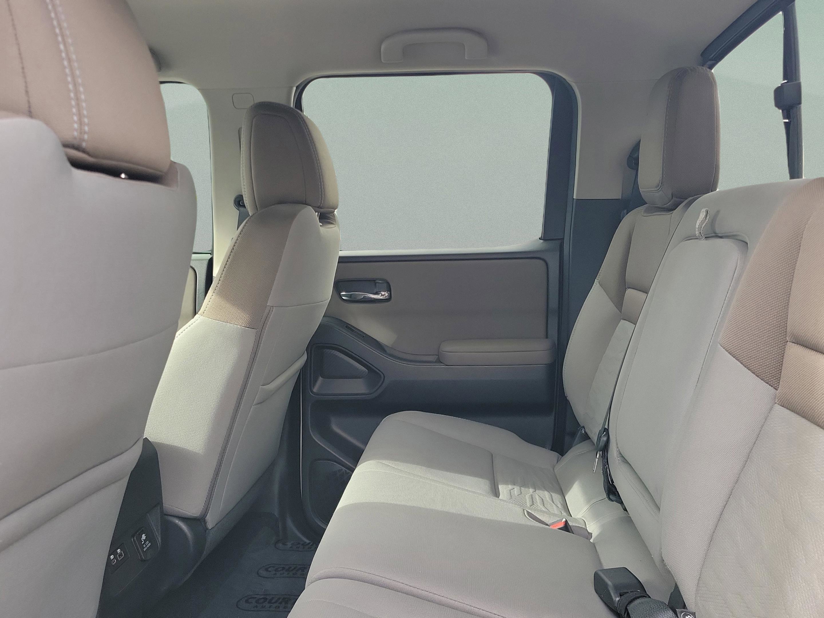 Certified 2022 Nissan Frontier SV image 12