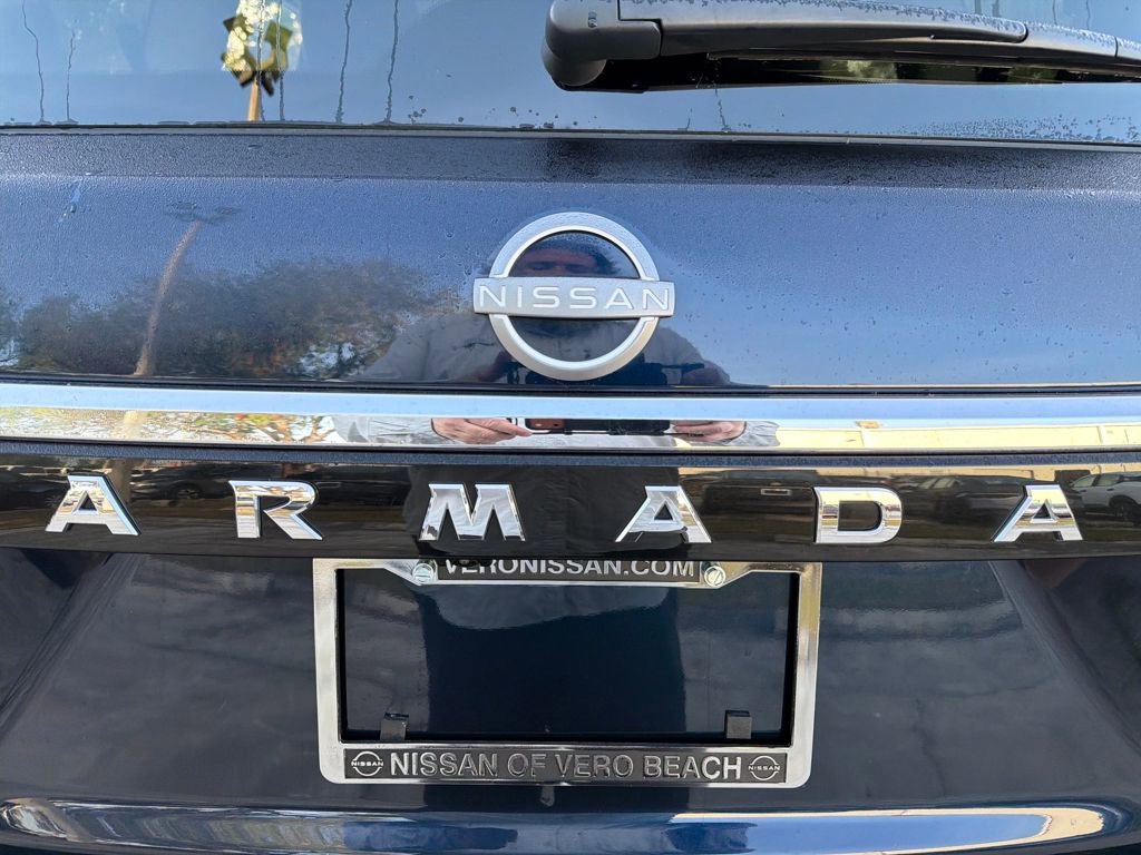 Used 2024 Nissan Armada SL w/ Captain's Chairs Package image 9