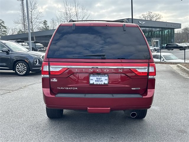 Used 2016 Lincoln Navigator Select image 6