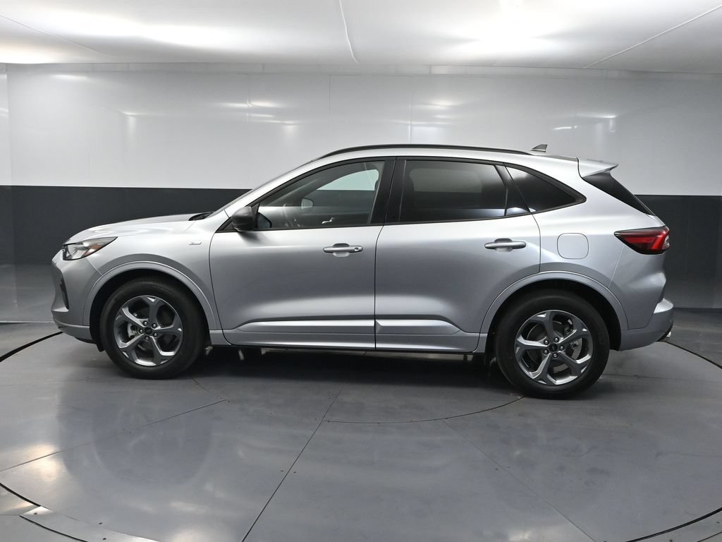 Used 2023 Ford Escape ST-Line w/ Tech Pack #1 AWD/4WD image 7