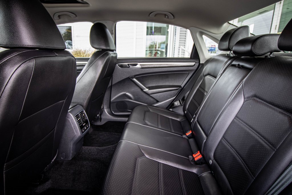 Used 2018 Volkswagen Passat 2.0T SE image 43