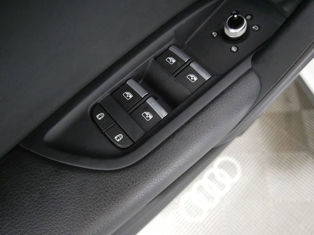 Used 2021 Audi Q5 2.0T Premium image 16