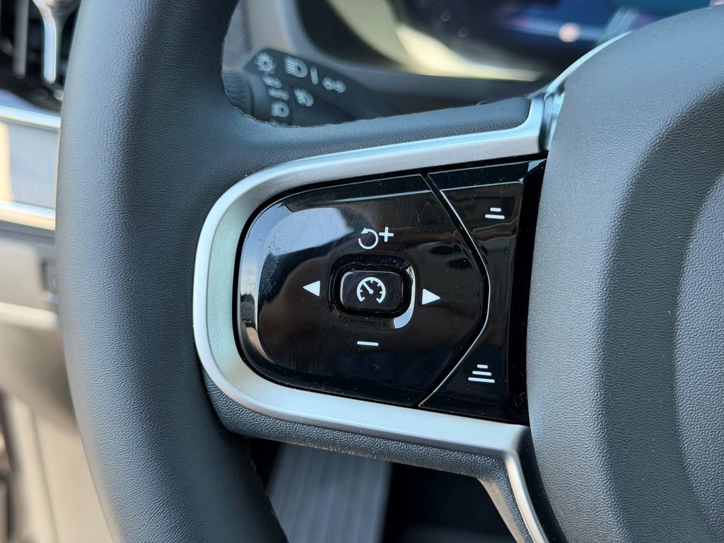 Certified 2025 Volvo XC90 T8 Ultra w/ Protection Package Premier AWD/4WD image 31