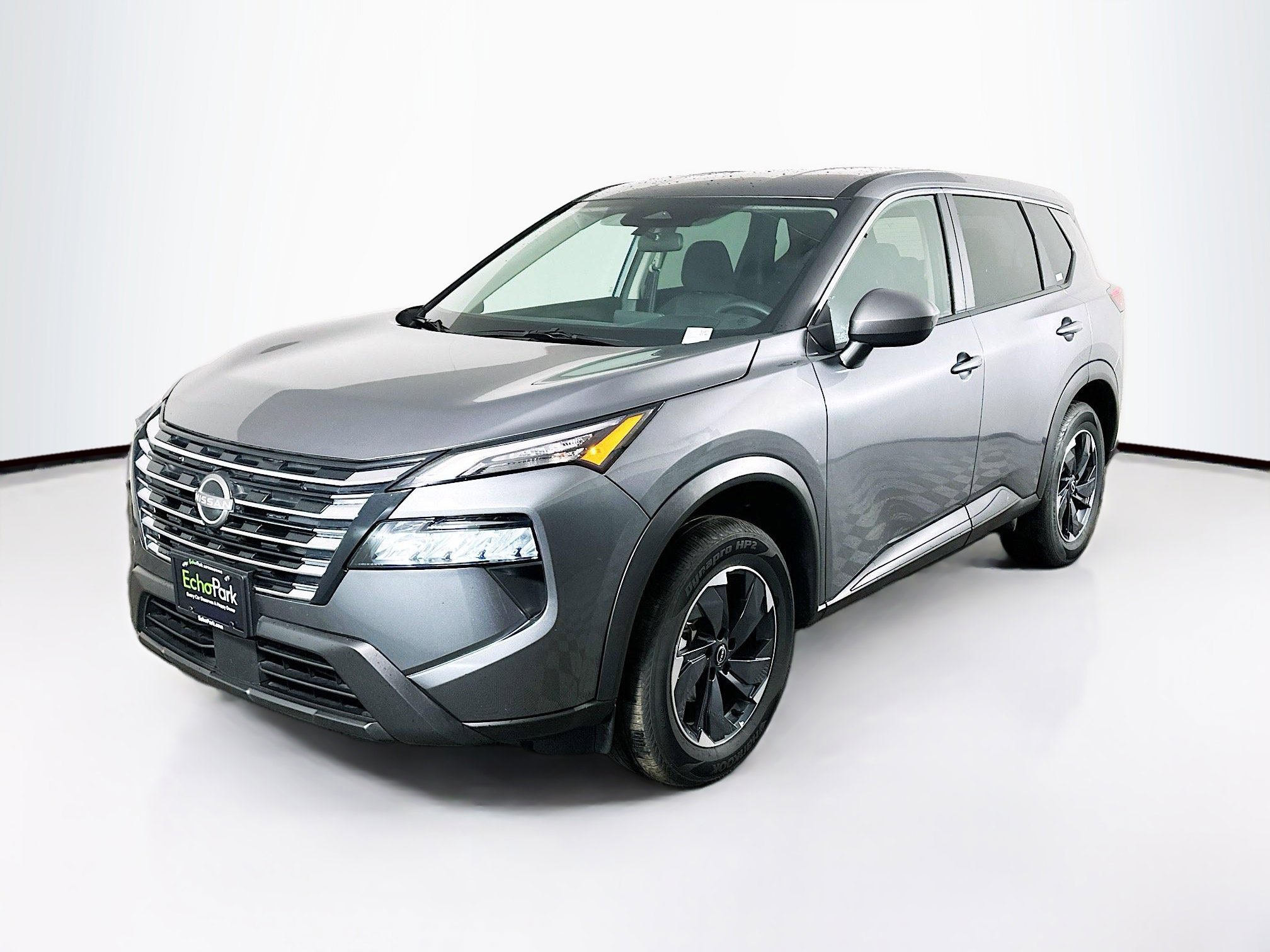 Used 2025 Nissan Rogue SV image 3