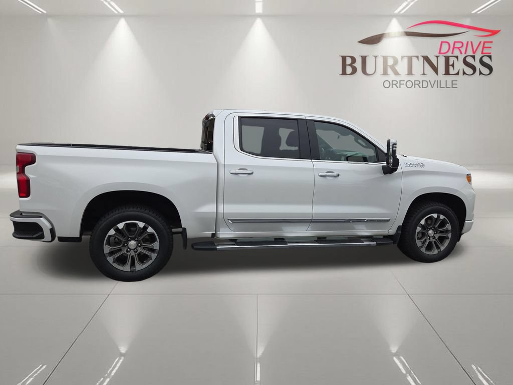 Certified 2024 Chevrolet Silverado 1500 High Country w/ Technology Package AWD/4WD image 9