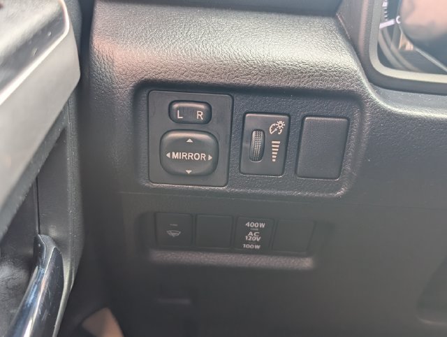 Used 2018 Toyota 4Runner SR5 AWD/4WD image 28