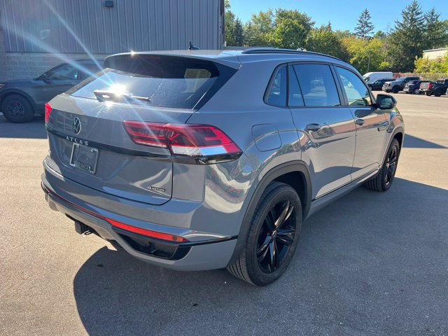 Used 2023 Volkswagen Atlas Cross Sport SEL R-Line AWD/4WD image 5