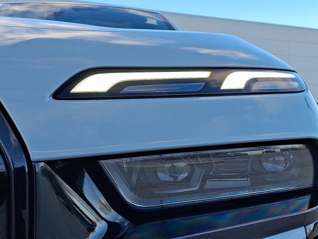 Certified 2023 BMW 760i xDrive image 12