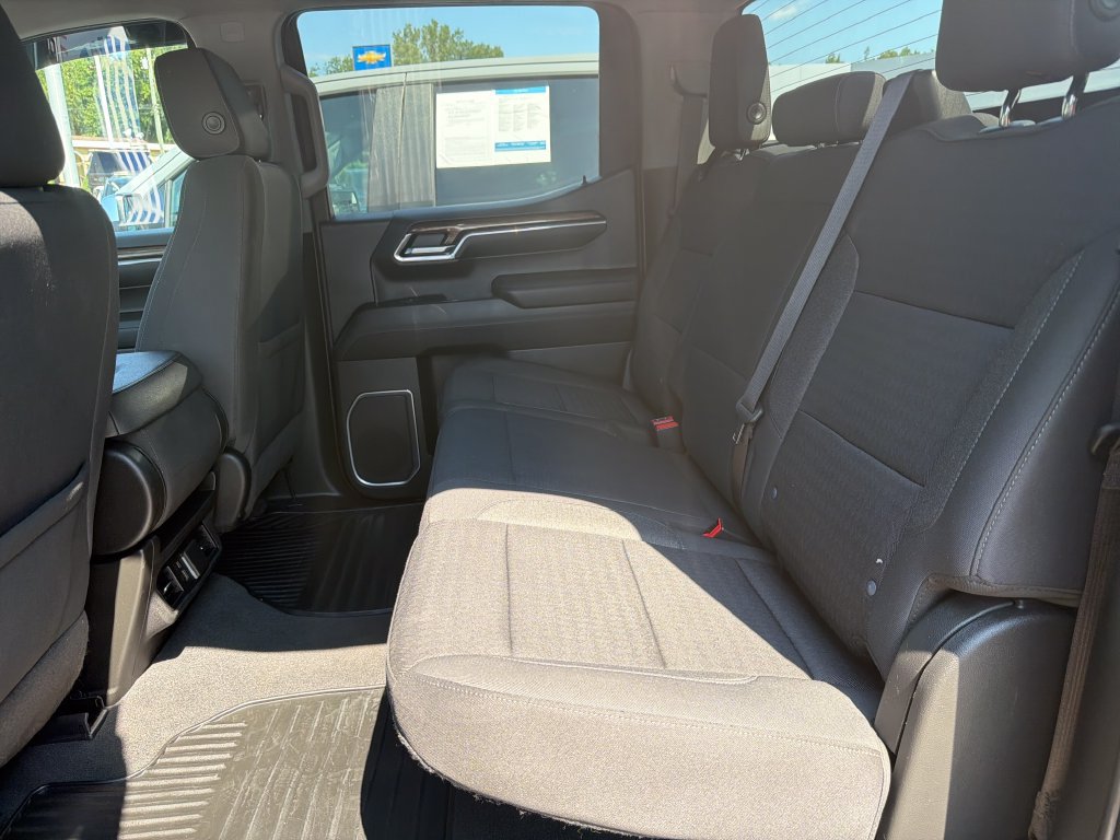 Certified 2023 Chevrolet Silverado 1500 LT AWD/4WD image 25