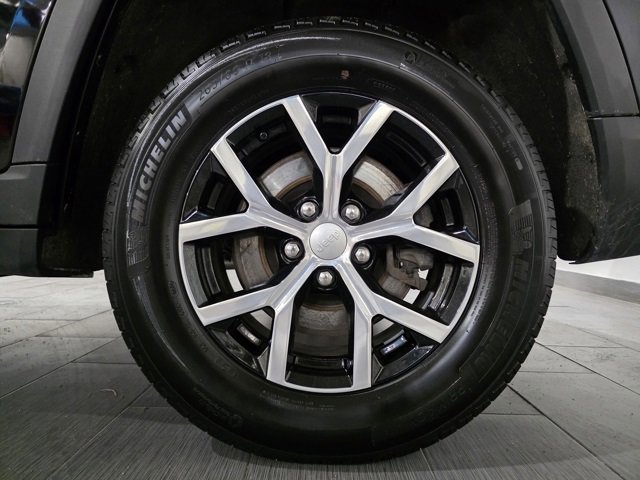 Used 2024 Jeep Grand Cherokee L Limited image 24