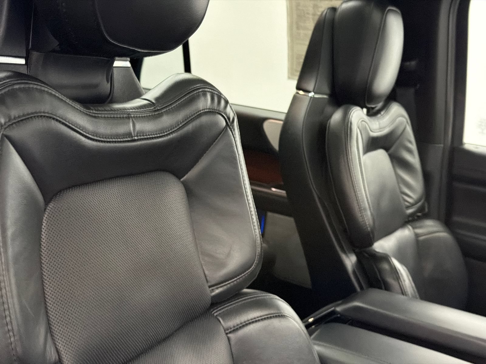 Certified 2022 Lincoln Navigator Reserve AWD/4WD image 13