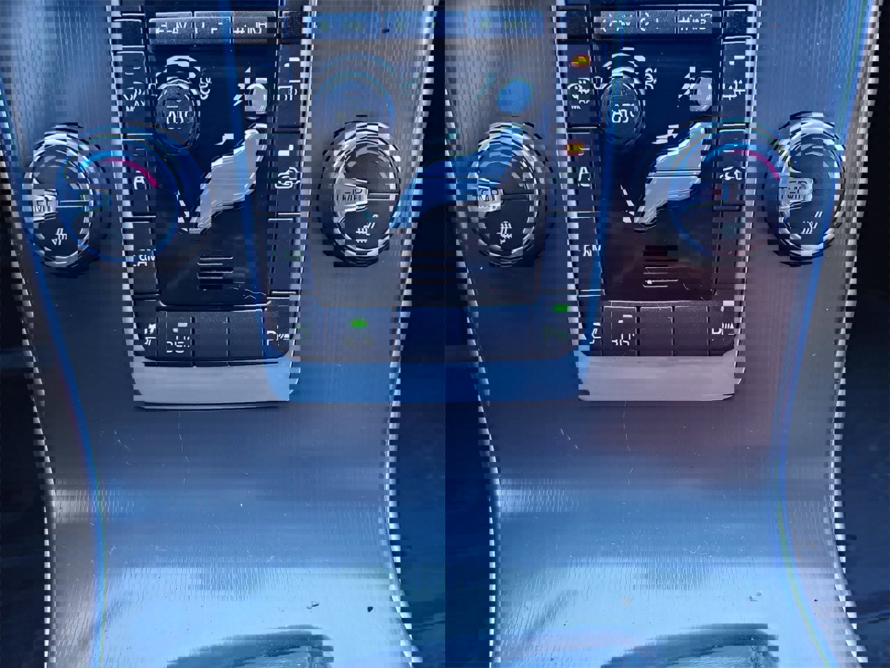 Used 2015 Volvo V60 T5 Platinum image 21