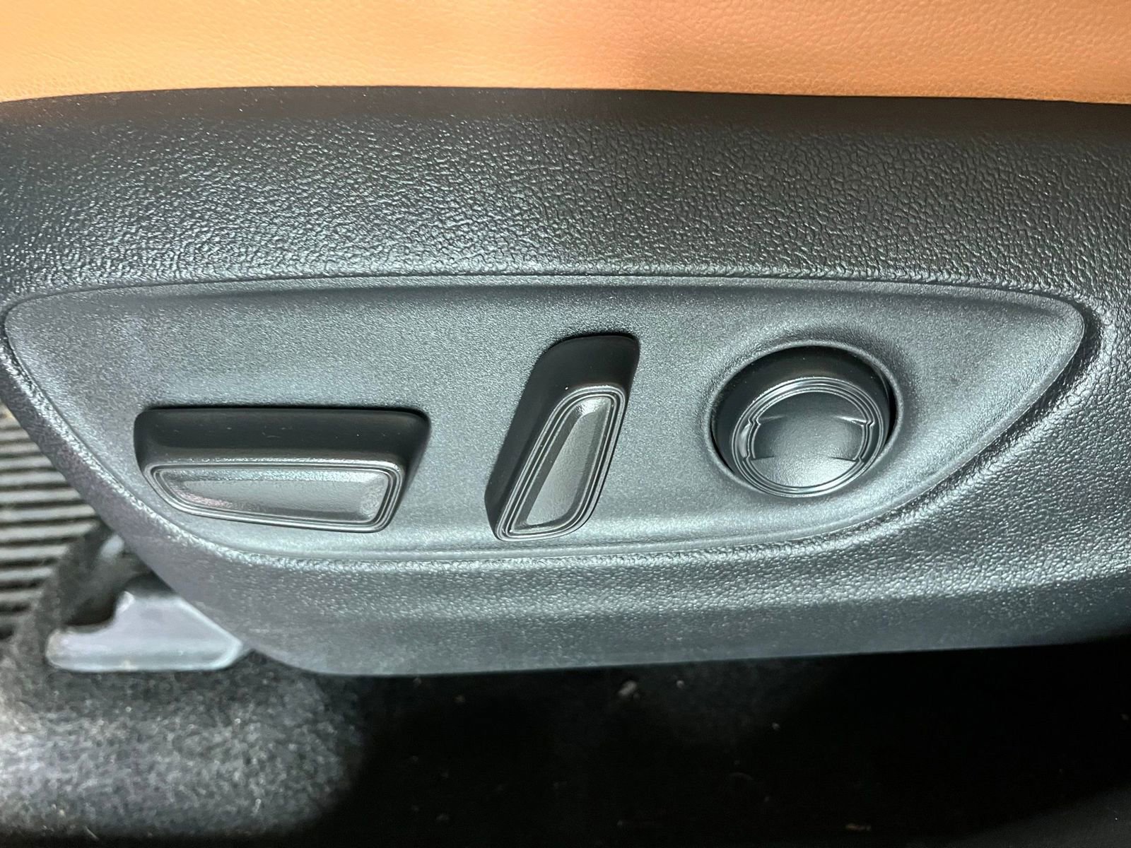 Used 2023 Toyota Highlander Platinum image 18