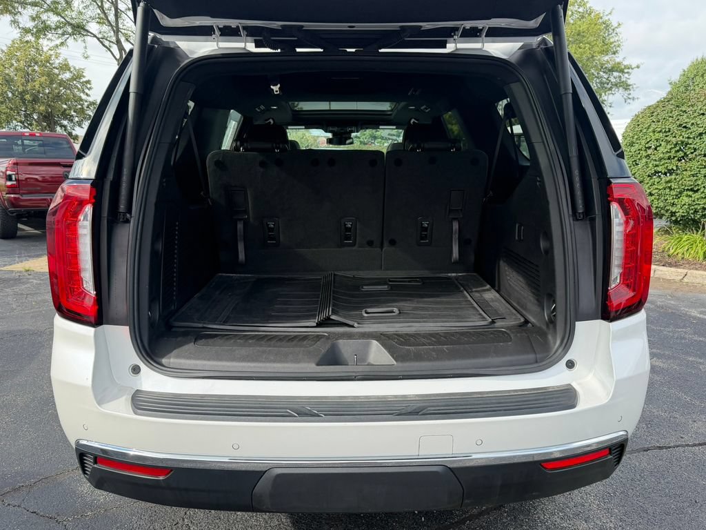 Certified 2023 GMC Yukon XL SLT AWD/4WD image 9