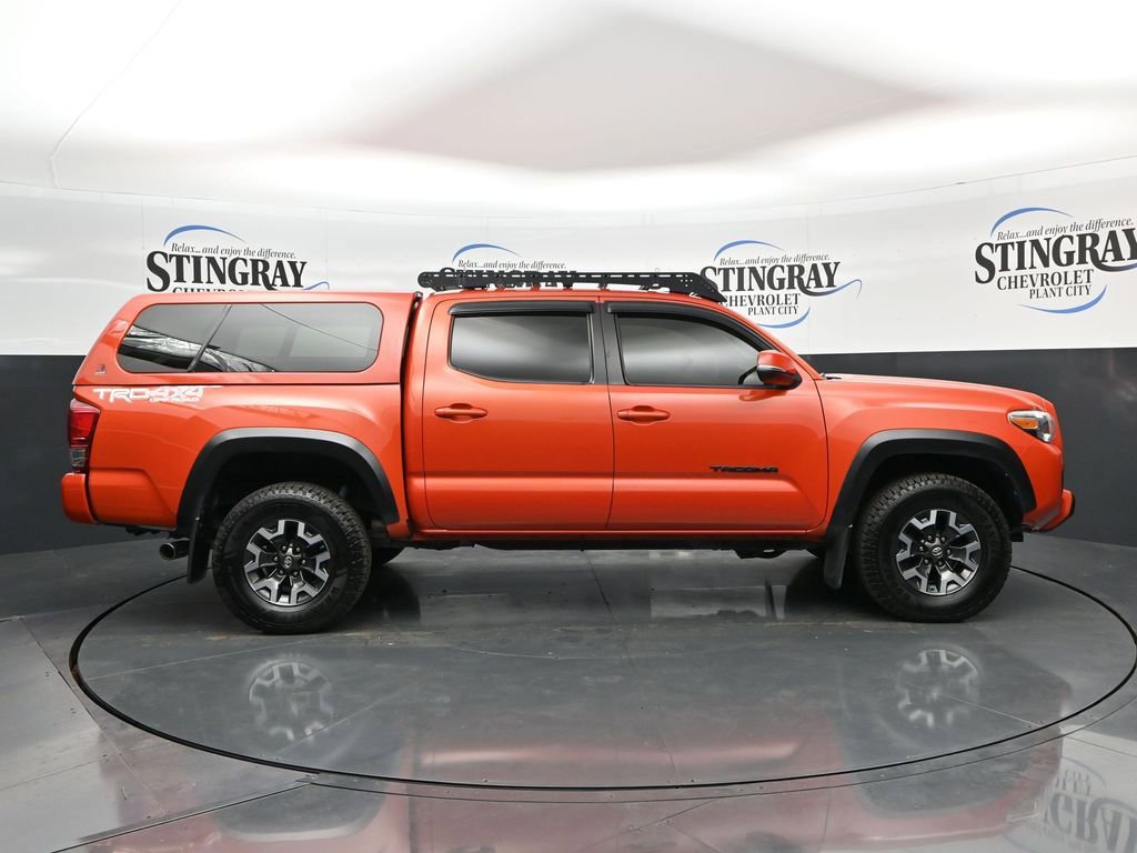 Used 2017 Toyota Tacoma TRD Off-Road image 8