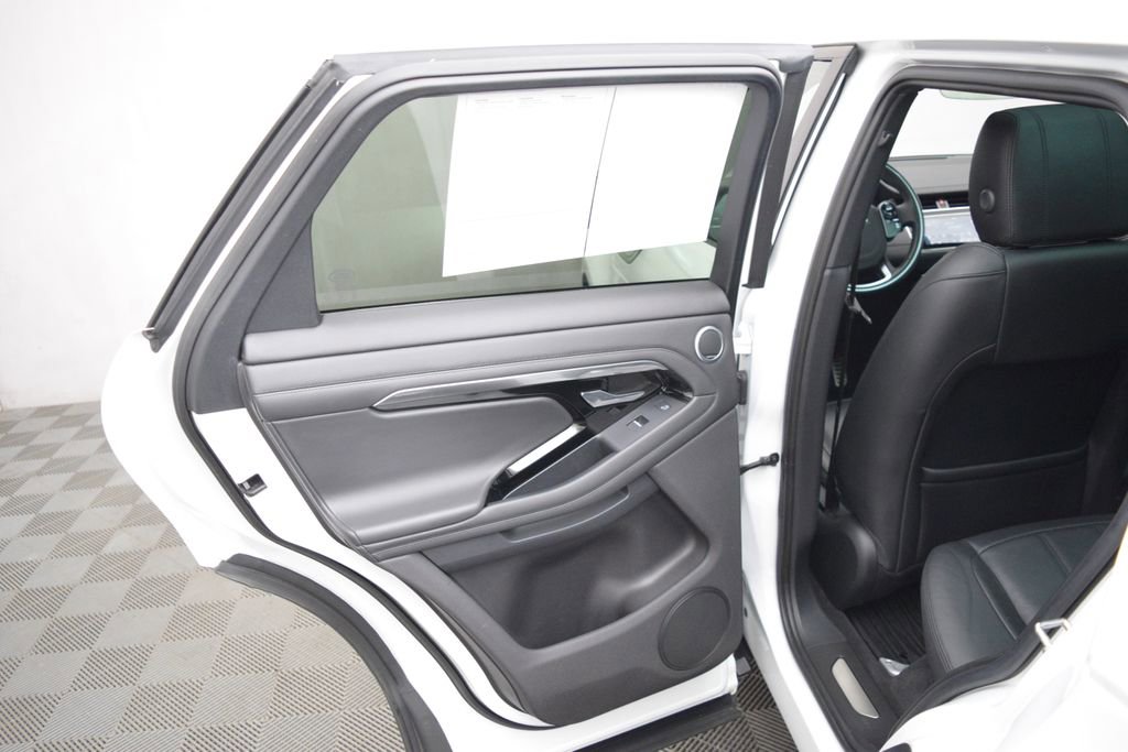 Used 2020 Land Rover Range Rover Evoque R-Dynamic SE image 11