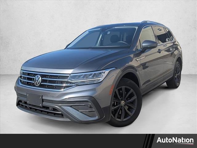 Used 2022 Volkswagen Tiguan SE image 1