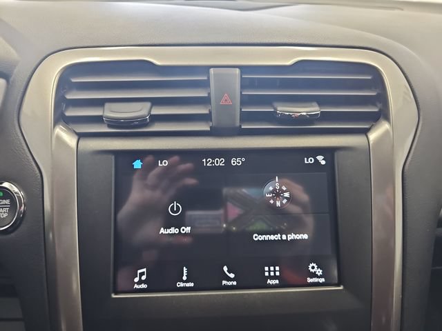 Used 2017 Ford Fusion SE w/ Equipment Group 201A FWD image 18