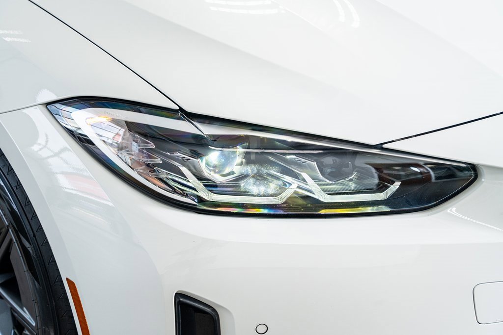 Used 2022 BMW i4 eDrive40 image 18